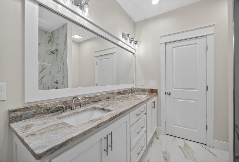 205 PIONEER TRL, Savannah, Tennessee 38372, 5 Bedrooms Bedrooms, 8 Rooms Rooms,4.1 BathroomsBathrooms,Residential,For Sale,PIONEER,10219906