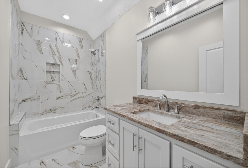 205 PIONEER TRL, Savannah, Tennessee 38372, 5 Bedrooms Bedrooms, 8 Rooms Rooms,4.1 BathroomsBathrooms,Residential,For Sale,PIONEER,10219906