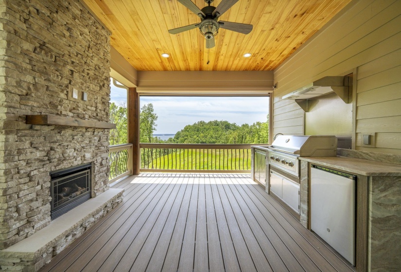 205 PIONEER TRL, Savannah, Tennessee 38372, 5 Bedrooms Bedrooms, 8 Rooms Rooms,4.1 BathroomsBathrooms,Residential,For Sale,PIONEER,10219906