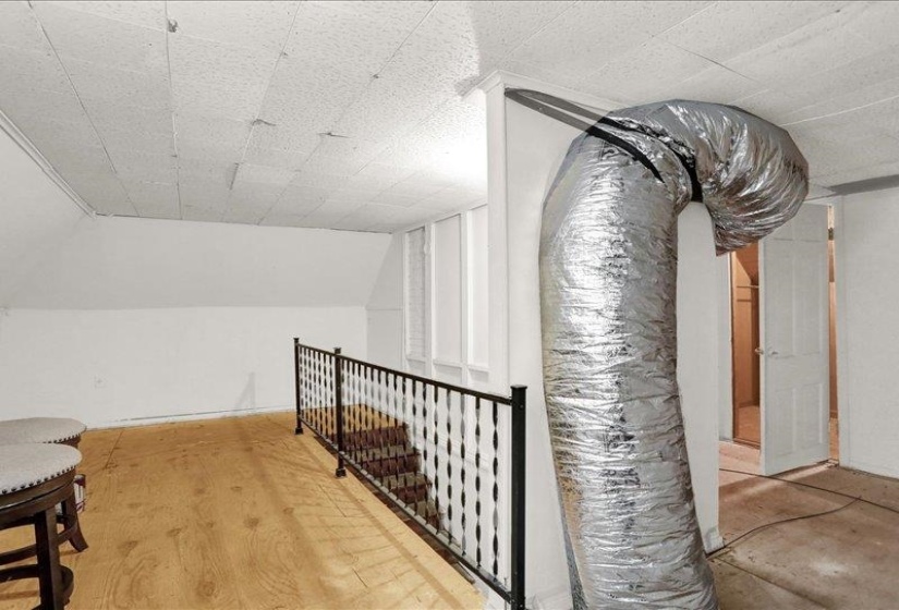 So many possiblities upstairs...bring your imagination.