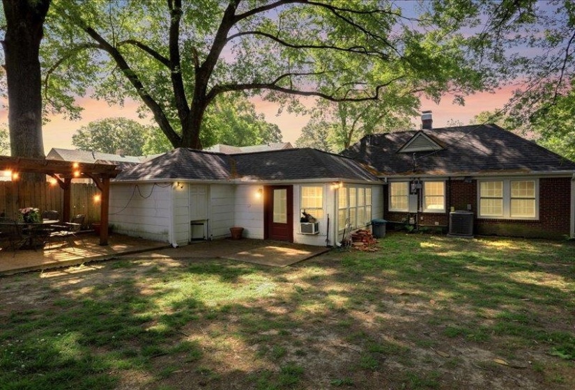 Do you notice that HUGE bonus room or the doggie door leading into the garage?