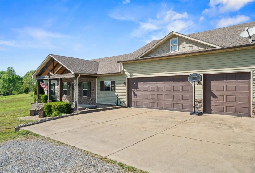 206 DEEN RD, Brighton, Tennessee 38011, 4 Bedrooms Bedrooms, 6 Rooms Rooms,3 BathroomsBathrooms,Residential,For Sale,DEEN,10219909