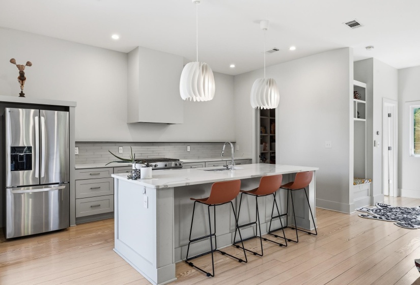 2124 JEFFERSON AVE, Memphis, Tennessee 38104, 2 Bedrooms Bedrooms, 6 Rooms Rooms,2.1 BathroomsBathrooms,Residential,For Sale,JEFFERSON,10219911