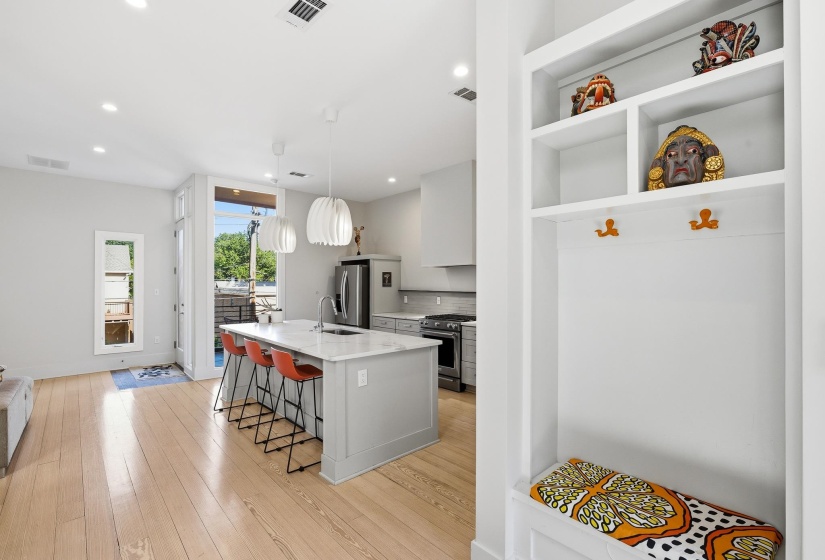 2124 JEFFERSON AVE, Memphis, Tennessee 38104, 2 Bedrooms Bedrooms, 6 Rooms Rooms,2.1 BathroomsBathrooms,Residential,For Sale,JEFFERSON,10219911