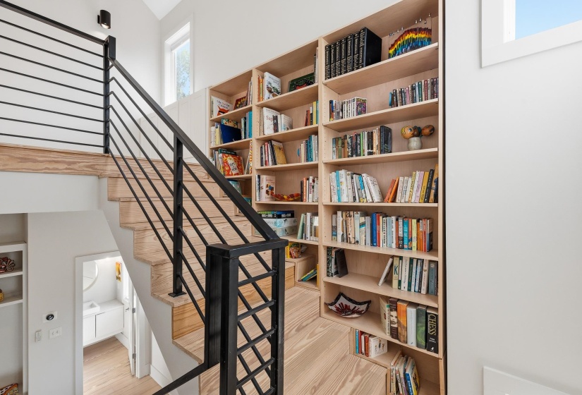 2124 JEFFERSON AVE, Memphis, Tennessee 38104, 2 Bedrooms Bedrooms, 6 Rooms Rooms,2.1 BathroomsBathrooms,Residential,For Sale,JEFFERSON,10219911