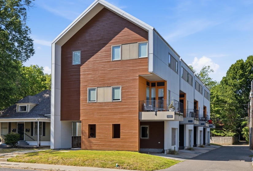 2124 JEFFERSON AVE, Memphis, Tennessee 38104, 2 Bedrooms Bedrooms, 6 Rooms Rooms,2.1 BathroomsBathrooms,Residential,For Sale,JEFFERSON,10219911