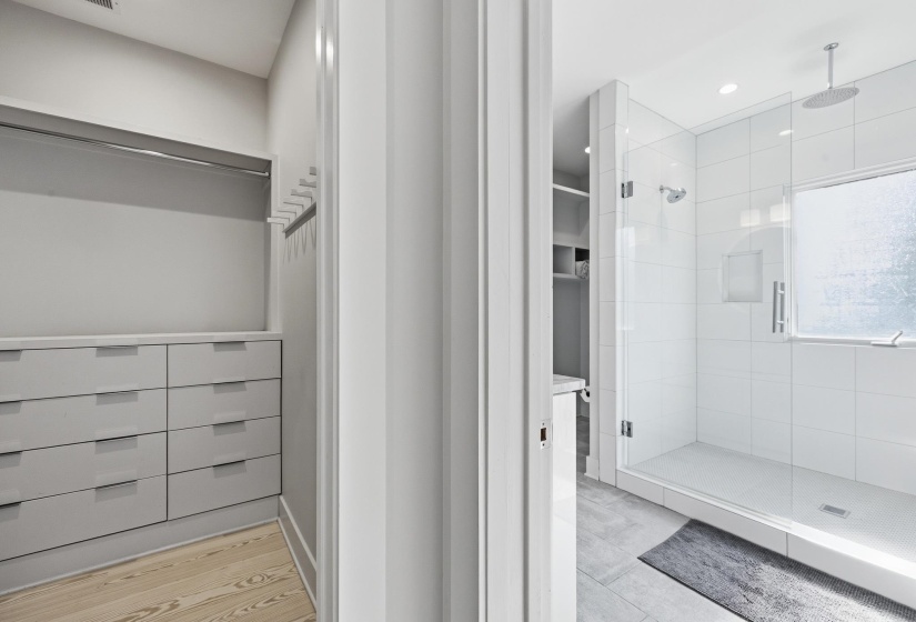 2124 JEFFERSON AVE, Memphis, Tennessee 38104, 2 Bedrooms Bedrooms, 6 Rooms Rooms,2.1 BathroomsBathrooms,Residential,For Sale,JEFFERSON,10219911