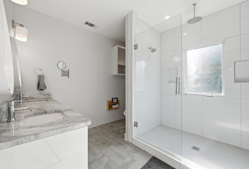 2124 JEFFERSON AVE, Memphis, Tennessee 38104, 2 Bedrooms Bedrooms, 6 Rooms Rooms,2.1 BathroomsBathrooms,Residential,For Sale,JEFFERSON,10219911