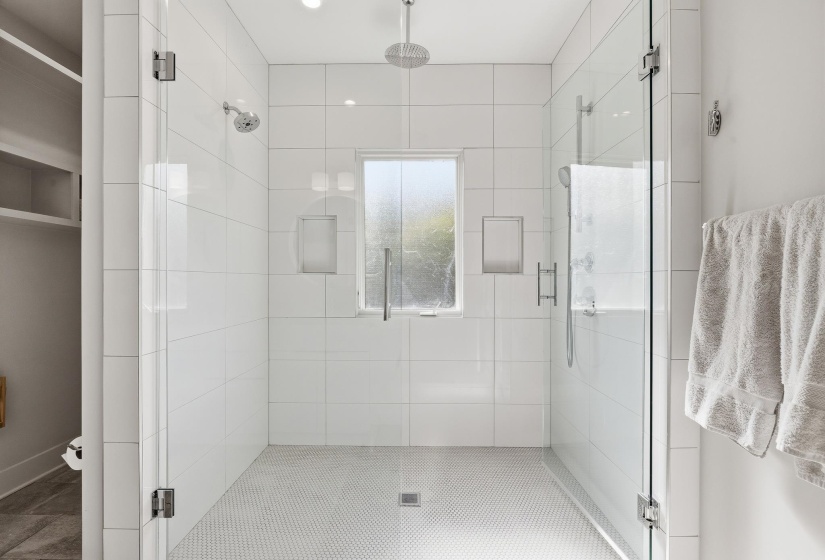 2124 JEFFERSON AVE, Memphis, Tennessee 38104, 2 Bedrooms Bedrooms, 6 Rooms Rooms,2.1 BathroomsBathrooms,Residential,For Sale,JEFFERSON,10219911