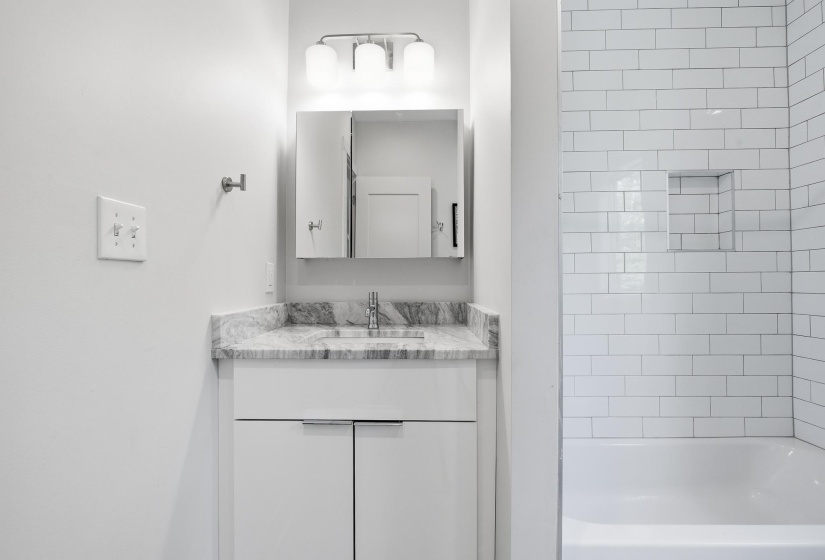 2124 JEFFERSON AVE, Memphis, Tennessee 38104, 2 Bedrooms Bedrooms, 6 Rooms Rooms,2.1 BathroomsBathrooms,Residential,For Sale,JEFFERSON,10219911