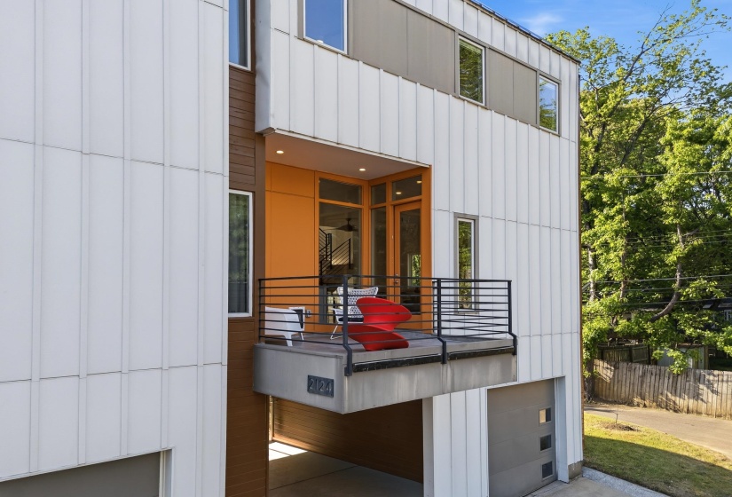 2124 JEFFERSON AVE, Memphis, Tennessee 38104, 2 Bedrooms Bedrooms, 6 Rooms Rooms,2.1 BathroomsBathrooms,Residential,For Sale,JEFFERSON,10219911