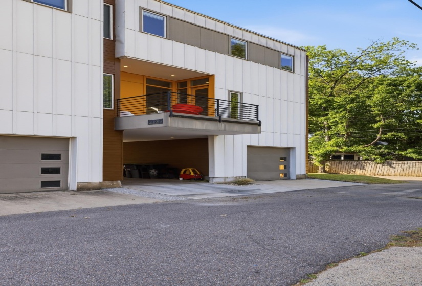 2124 JEFFERSON AVE, Memphis, Tennessee 38104, 2 Bedrooms Bedrooms, 6 Rooms Rooms,2.1 BathroomsBathrooms,Residential,For Sale,JEFFERSON,10219911