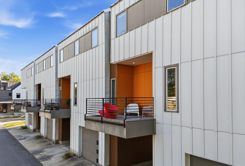 2124 JEFFERSON AVE, Memphis, Tennessee 38104, 2 Bedrooms Bedrooms, 6 Rooms Rooms,2.1 BathroomsBathrooms,Residential,For Sale,JEFFERSON,10219911