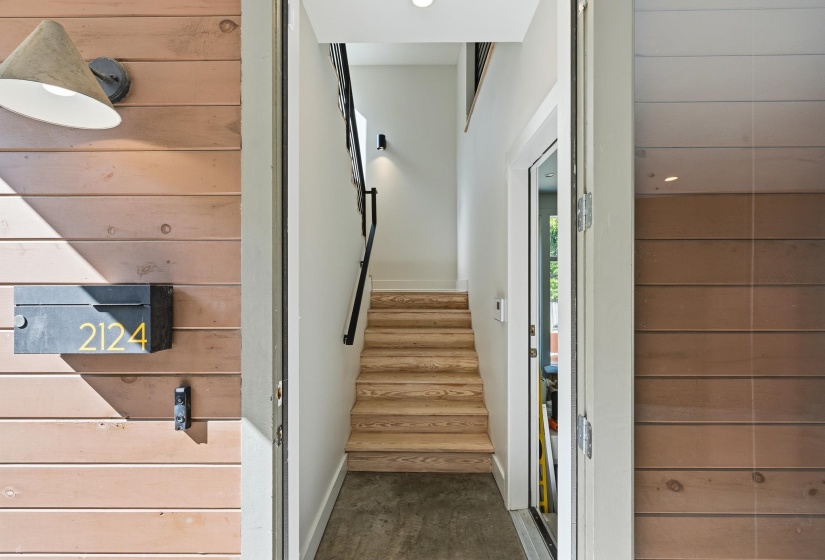 2124 JEFFERSON AVE, Memphis, Tennessee 38104, 2 Bedrooms Bedrooms, 6 Rooms Rooms,2.1 BathroomsBathrooms,Residential,For Sale,JEFFERSON,10219911