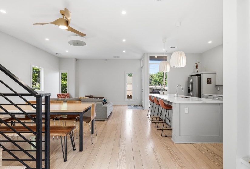 2124 JEFFERSON AVE, Memphis, Tennessee 38104, 2 Bedrooms Bedrooms, 6 Rooms Rooms,2.1 BathroomsBathrooms,Residential,For Sale,JEFFERSON,10219911