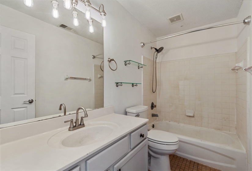 3915 TONYA MARIE CV, Bartlett, Tennessee 38135, 5 Bedrooms Bedrooms, 8 Rooms Rooms,2.1 BathroomsBathrooms,Residential,For Sale,TONYA MARIE,10219927