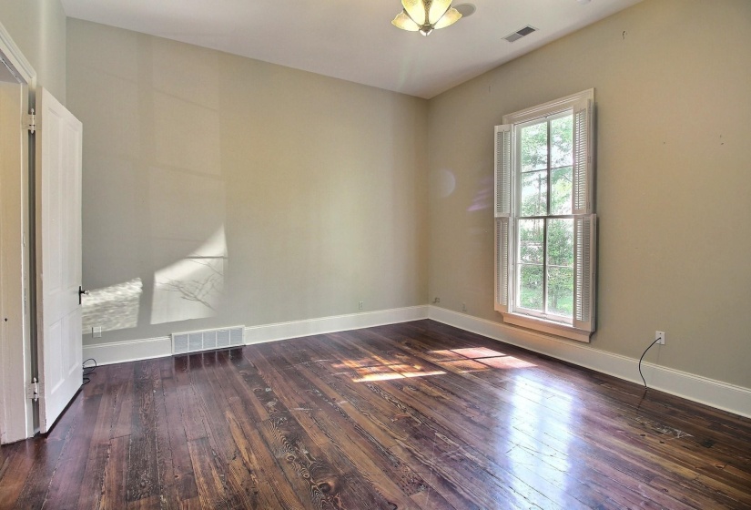 348 ROWLETT ST, Collierville, Tennessee 38017, 3 Bedrooms Bedrooms, 5 Rooms Rooms,1.1 BathroomsBathrooms,Residential,For Sale,ROWLETT,10219928