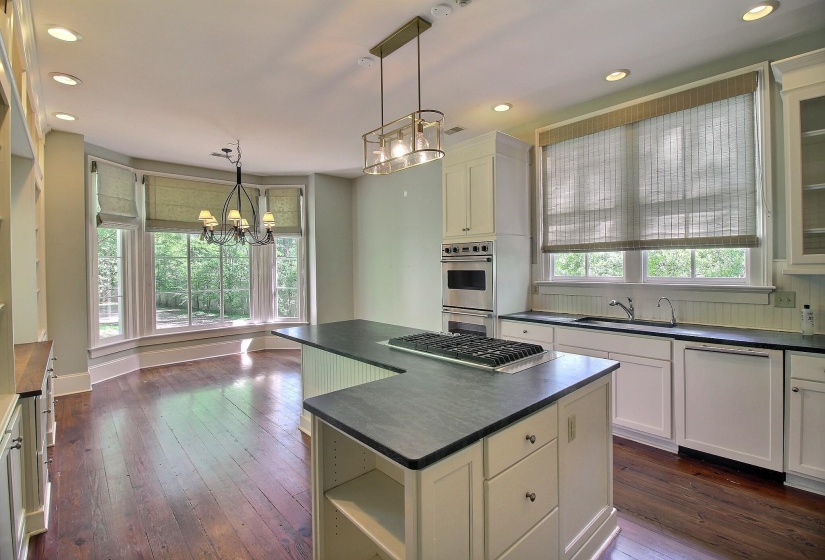 348 ROWLETT ST, Collierville, Tennessee 38017, 3 Bedrooms Bedrooms, 5 Rooms Rooms,1.1 BathroomsBathrooms,Residential,For Sale,ROWLETT,10219928