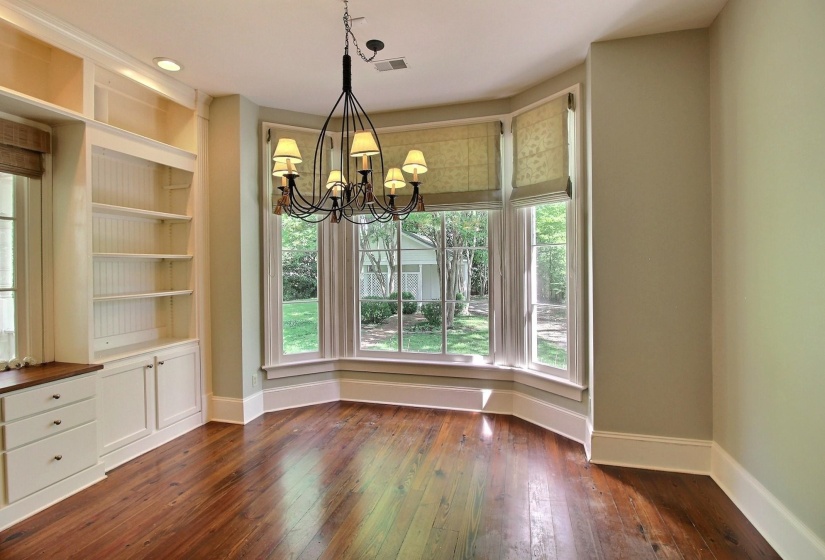 348 ROWLETT ST, Collierville, Tennessee 38017, 3 Bedrooms Bedrooms, 5 Rooms Rooms,1.1 BathroomsBathrooms,Residential,For Sale,ROWLETT,10219928