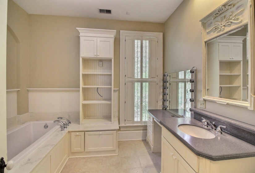 348 ROWLETT ST, Collierville, Tennessee 38017, 3 Bedrooms Bedrooms, 5 Rooms Rooms,1.1 BathroomsBathrooms,Residential,For Sale,ROWLETT,10219928