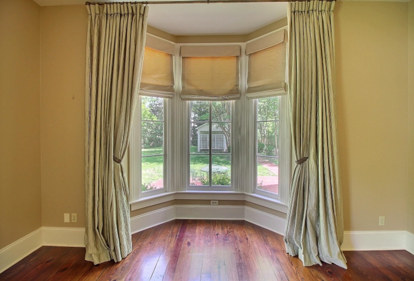 348 ROWLETT ST, Collierville, Tennessee 38017, 3 Bedrooms Bedrooms, 5 Rooms Rooms,1.1 BathroomsBathrooms,Residential,For Sale,ROWLETT,10219928