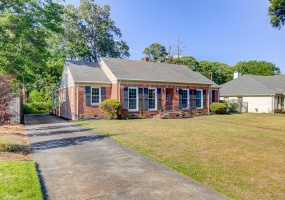 5676 BARFIELD RD, Memphis, Tennessee 38120, 3 Bedrooms Bedrooms, 8 Rooms Rooms,2 BathroomsBathrooms,Residential,For Sale,BARFIELD,10219929