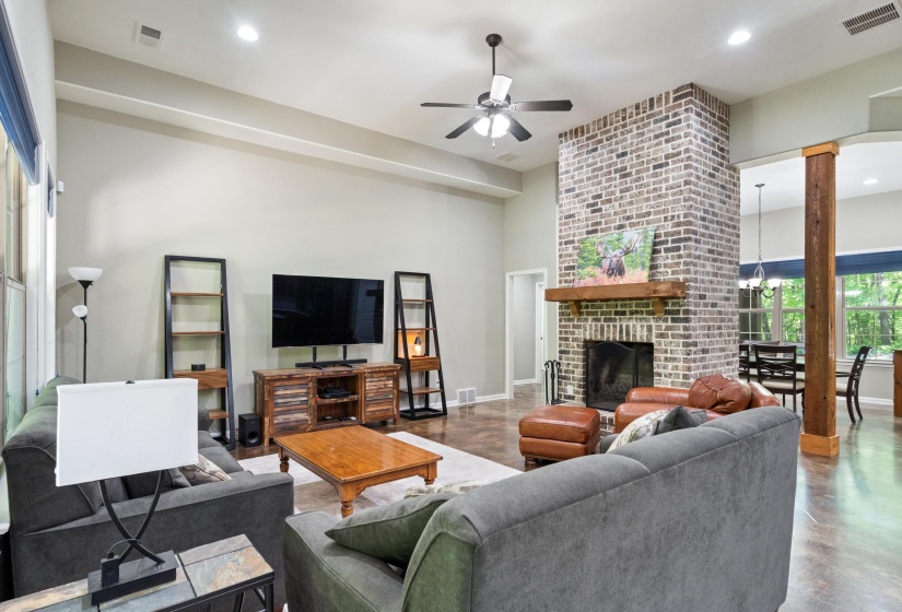 760 SUGAR HILL DR, Moscow, Tennessee 38057, 3 Bedrooms Bedrooms, 8 Rooms Rooms,2.1 BathroomsBathrooms,Residential,For Sale,SUGAR HILL,10219933