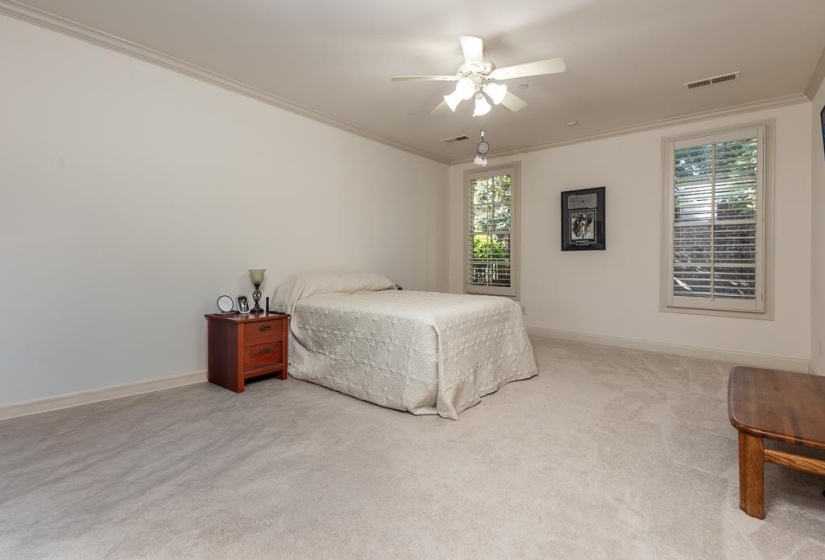 3077 POPLAR GROVE LN, Germantown, Tennessee 38139, 4 Bedrooms Bedrooms, 9 Rooms Rooms,2.1 BathroomsBathrooms,Residential,For Sale,POPLAR GROVE,10219936