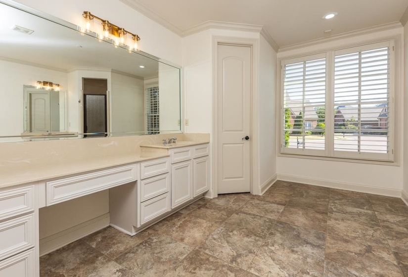 3077 POPLAR GROVE LN, Germantown, Tennessee 38139, 4 Bedrooms Bedrooms, 9 Rooms Rooms,2.1 BathroomsBathrooms,Residential,For Sale,POPLAR GROVE,10219936