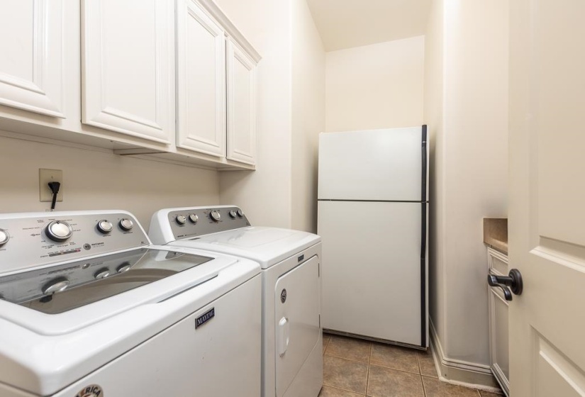 3077 POPLAR GROVE LN, Germantown, Tennessee 38139, 4 Bedrooms Bedrooms, 9 Rooms Rooms,2.1 BathroomsBathrooms,Residential,For Sale,POPLAR GROVE,10219936