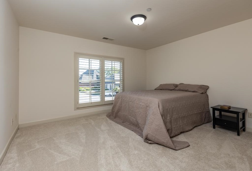 3077 POPLAR GROVE LN, Germantown, Tennessee 38139, 4 Bedrooms Bedrooms, 9 Rooms Rooms,2.1 BathroomsBathrooms,Residential,For Sale,POPLAR GROVE,10219936