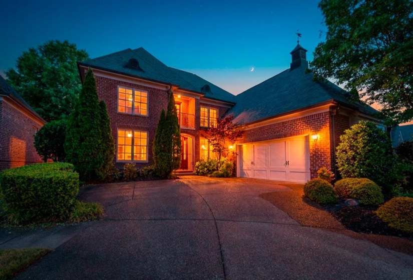 3077 POPLAR GROVE LN, Germantown, Tennessee 38139, 4 Bedrooms Bedrooms, 9 Rooms Rooms,2.1 BathroomsBathrooms,Residential,For Sale,POPLAR GROVE,10219936