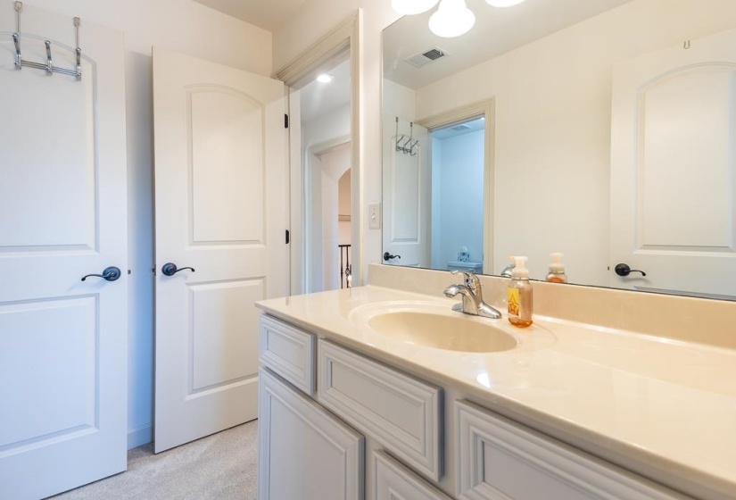 3077 POPLAR GROVE LN, Germantown, Tennessee 38139, 4 Bedrooms Bedrooms, 9 Rooms Rooms,2.1 BathroomsBathrooms,Residential,For Sale,POPLAR GROVE,10219936