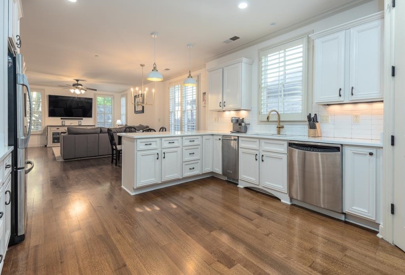 3077 POPLAR GROVE LN, Germantown, Tennessee 38139, 4 Bedrooms Bedrooms, 9 Rooms Rooms,2.1 BathroomsBathrooms,Residential,For Sale,POPLAR GROVE,10219936