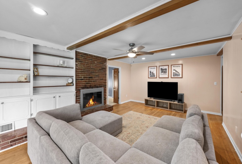 6452 STRATHSPEY DR, Memphis, Tennessee 38119, 4 Bedrooms Bedrooms, 9 Rooms Rooms,2 BathroomsBathrooms,Residential,For Sale,STRATHSPEY,10219943