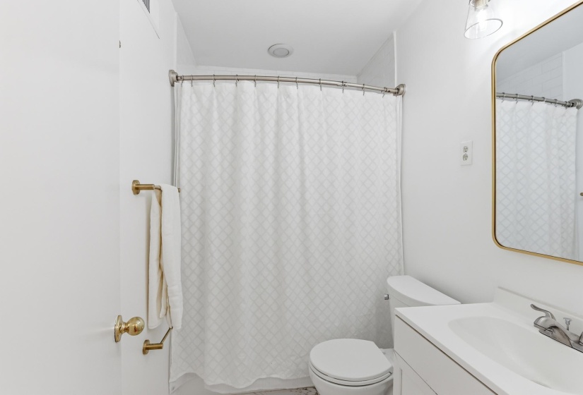 5068 SEA ISLE DR, Memphis, Tennessee 38117, 3 Bedrooms Bedrooms, 5 Rooms Rooms,1 BathroomBathrooms,Residential,For Sale,SEA ISLE,10219945