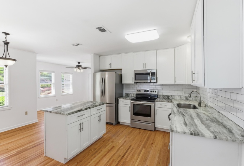 5068 SEA ISLE DR, Memphis, Tennessee 38117, 3 Bedrooms Bedrooms, 5 Rooms Rooms,1 BathroomBathrooms,Residential,For Sale,SEA ISLE,10219945