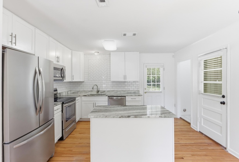 5068 SEA ISLE DR, Memphis, Tennessee 38117, 3 Bedrooms Bedrooms, 5 Rooms Rooms,1 BathroomBathrooms,Residential,For Sale,SEA ISLE,10219945