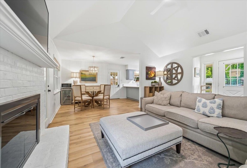 1070 GREENVIEW ROAD RD, Collierville, Tennessee 38017, 3 Bedrooms Bedrooms, 5 Rooms Rooms,2 BathroomsBathrooms,Residential,For Sale,GREENVIEW ROAD,10219948