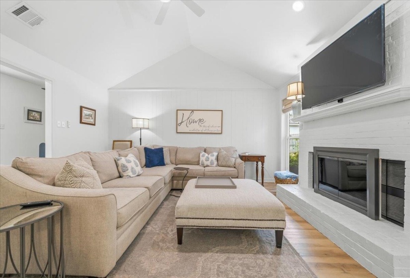 1070 GREENVIEW ROAD RD, Collierville, Tennessee 38017, 3 Bedrooms Bedrooms, 5 Rooms Rooms,2 BathroomsBathrooms,Residential,For Sale,GREENVIEW ROAD,10219948