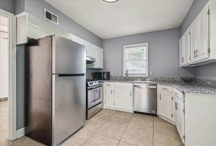 1483 WOODSTON RD, Memphis, Tennessee 38117, 3 Bedrooms Bedrooms, 6 Rooms Rooms,1.1 BathroomsBathrooms,Residential,For Sale,WOODSTON,10219949