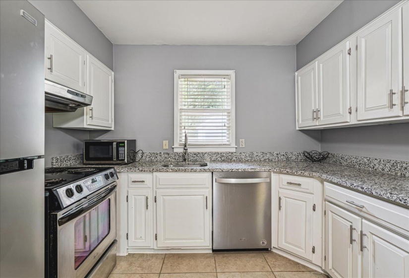 1483 WOODSTON RD, Memphis, Tennessee 38117, 3 Bedrooms Bedrooms, 6 Rooms Rooms,1.1 BathroomsBathrooms,Residential,For Sale,WOODSTON,10219949