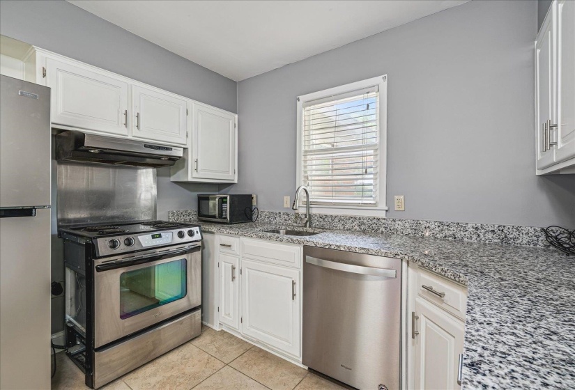 1483 WOODSTON RD, Memphis, Tennessee 38117, 3 Bedrooms Bedrooms, 6 Rooms Rooms,1.1 BathroomsBathrooms,Residential,For Sale,WOODSTON,10219949