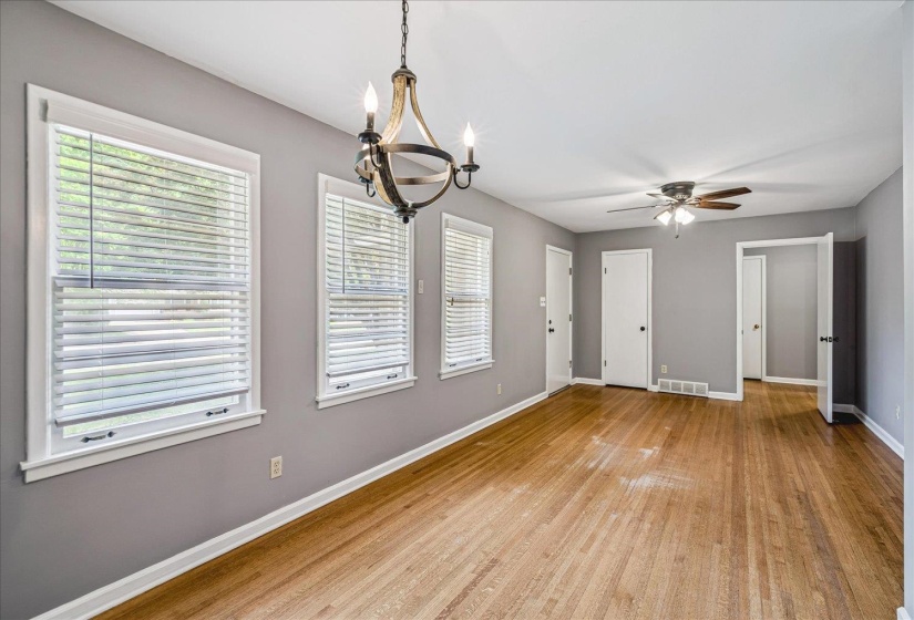 1483 WOODSTON RD, Memphis, Tennessee 38117, 3 Bedrooms Bedrooms, 6 Rooms Rooms,1.1 BathroomsBathrooms,Residential,For Sale,WOODSTON,10219949