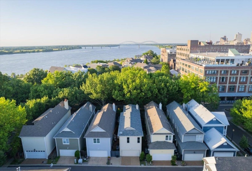 59 CALHOUN AVE, Memphis, Tennessee 38103, 3 Bedrooms Bedrooms, 6 Rooms Rooms,2.1 BathroomsBathrooms,Residential,For Sale,CALHOUN,10219952