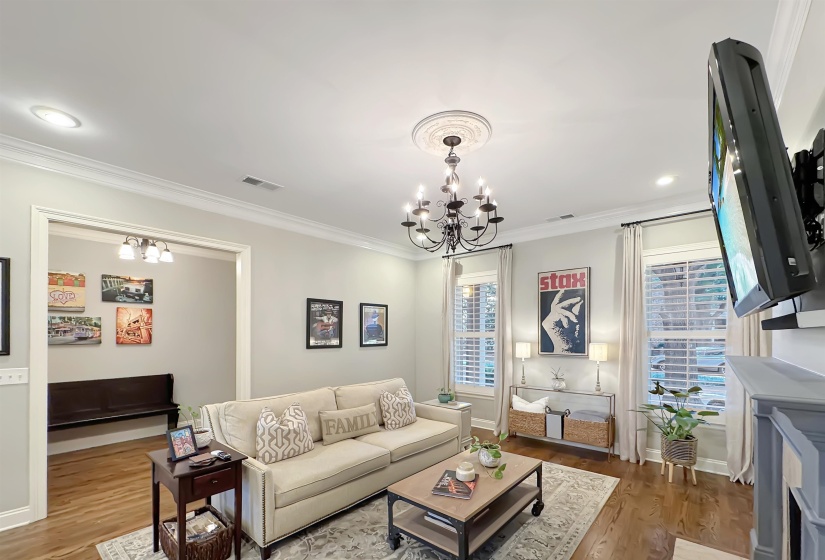 59 CALHOUN AVE, Memphis, Tennessee 38103, 3 Bedrooms Bedrooms, 6 Rooms Rooms,2.1 BathroomsBathrooms,Residential,For Sale,CALHOUN,10219952