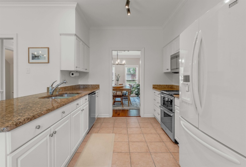 8871 WOODMARK DR, Cordova, Tennessee 38018, 3 Bedrooms Bedrooms, 7 Rooms Rooms,2.1 BathroomsBathrooms,Residential,For Sale,WOODMARK,10219957