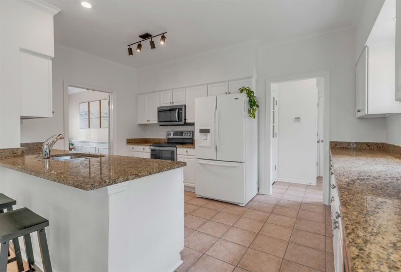 8871 WOODMARK DR, Cordova, Tennessee 38018, 3 Bedrooms Bedrooms, 7 Rooms Rooms,2.1 BathroomsBathrooms,Residential,For Sale,WOODMARK,10219957