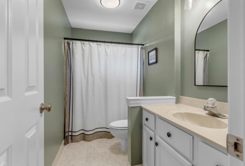 8871 WOODMARK DR, Cordova, Tennessee 38018, 3 Bedrooms Bedrooms, 7 Rooms Rooms,2.1 BathroomsBathrooms,Residential,For Sale,WOODMARK,10219957