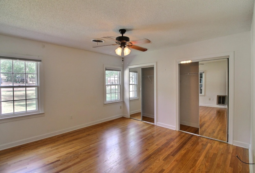 487 CENTER ST, Collierville, Tennessee 38017, 3 Bedrooms Bedrooms, 6 Rooms Rooms,2 BathroomsBathrooms,Residential,For Sale,CENTER,10209966